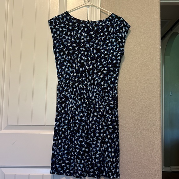 Woman’s Dress - Picture 2 of 3